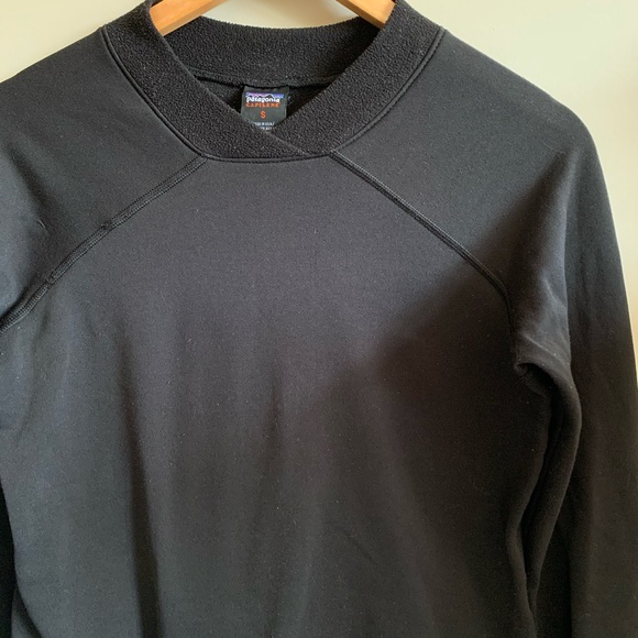 Patagonia Black Water Resistant Scoop Sweater - Picture 2 of 3